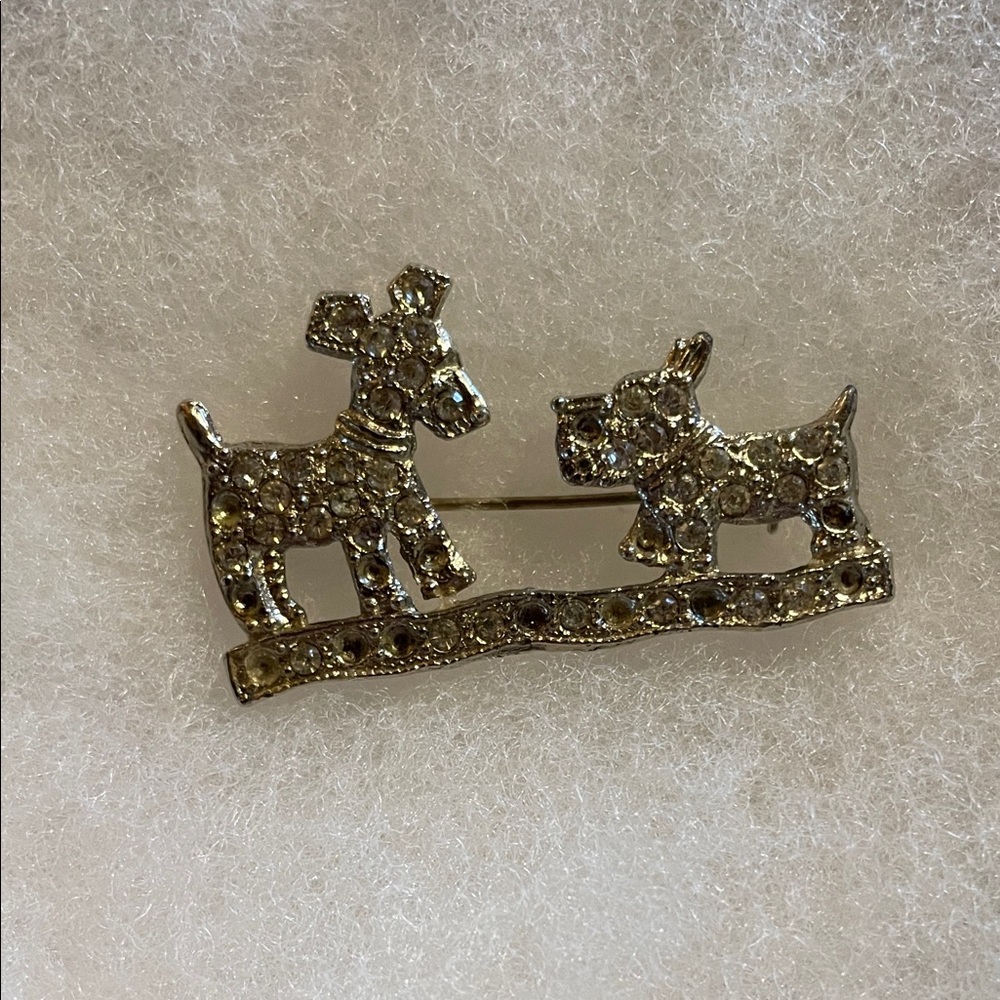 Vintage Silver Tone Dog Brooch